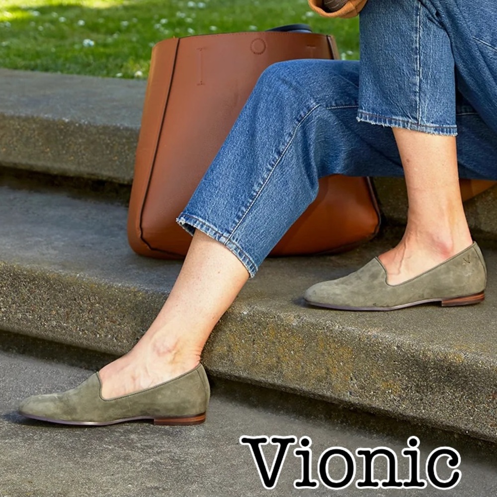 Vionic Willa Olive Suede Loafers Slip-Ons Flats Size 8.5